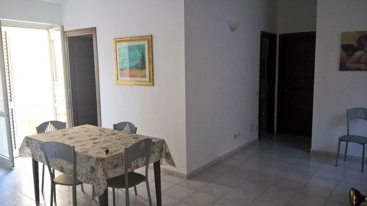 Villa Climatizzato In Centro A 100M Dal Mare Cirò Marina Exterior foto